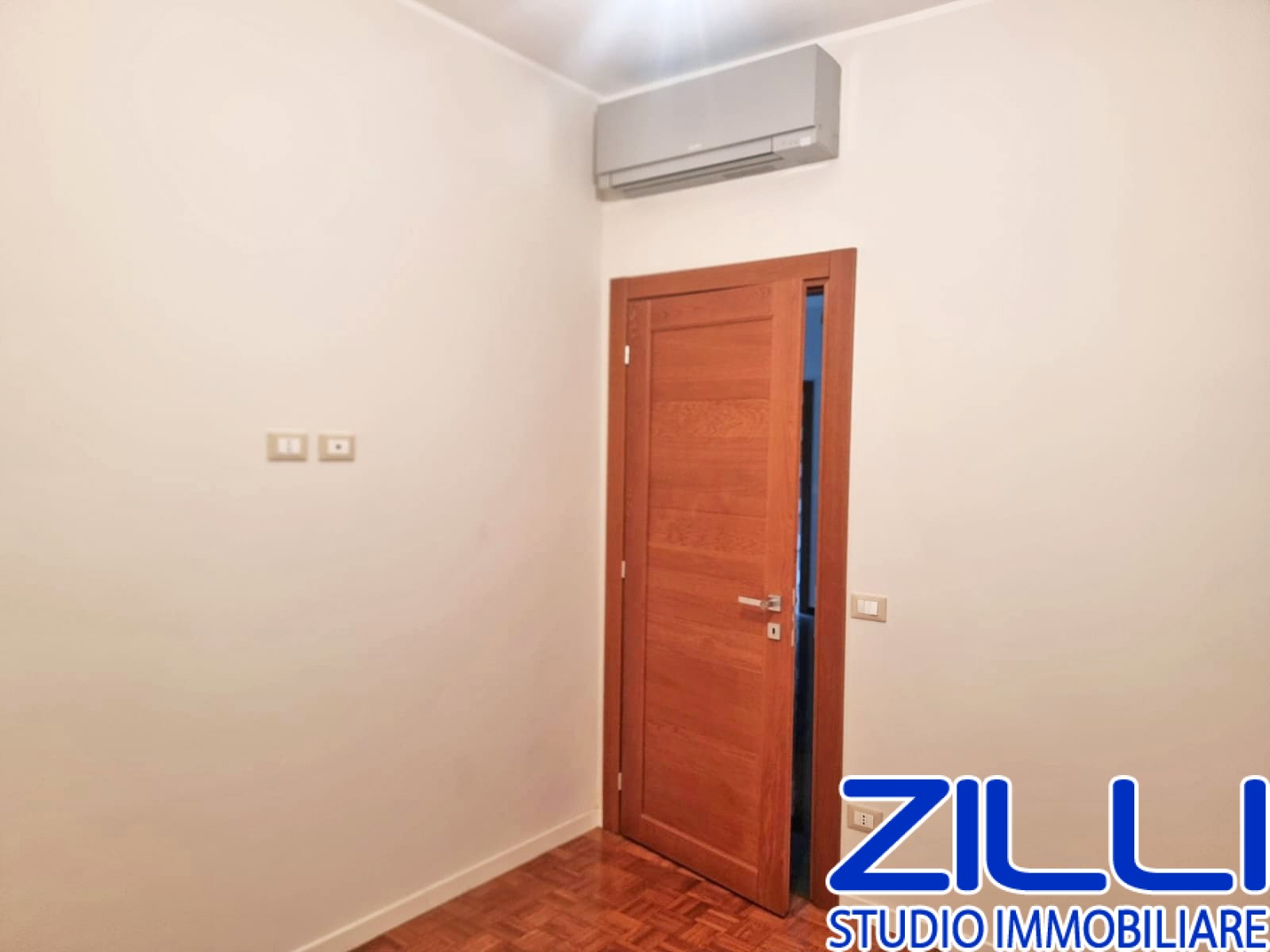 Z148_008 Borgo Romagnosi